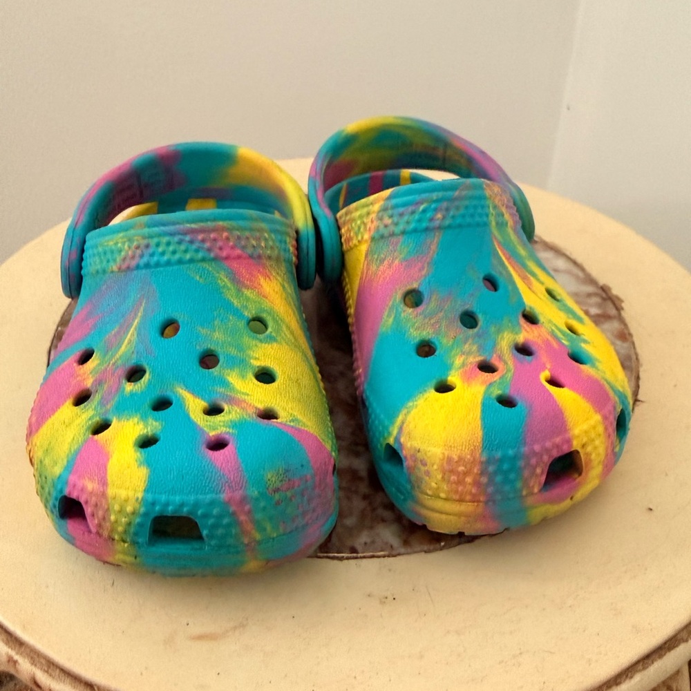 CROCS Kids Tie-Dye Clogs in Turquoise, Yellow & Pink